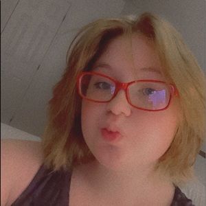 Meet your Posher, Skylar